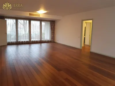 Apartament spatios. - Bucuresti