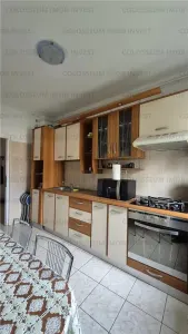 Apartament cu 2 camere, decomandat - zona Racadau - foto 3