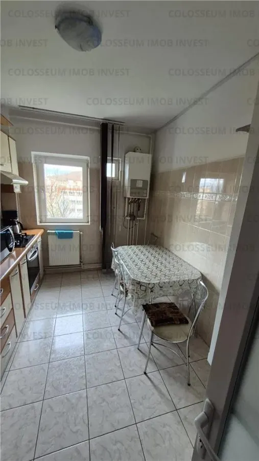 Apartament cu 2 camere, decomandat - zona Racadau - foto 4