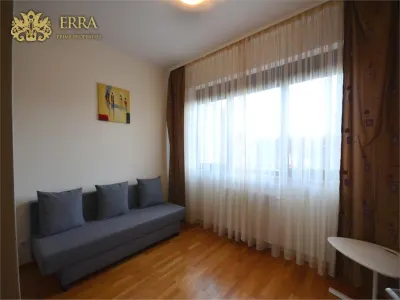 Apartament  3 camere mobilat. Garaj. - foto 11