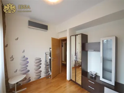 Apartament  3 camere mobilat. Garaj. - foto 12