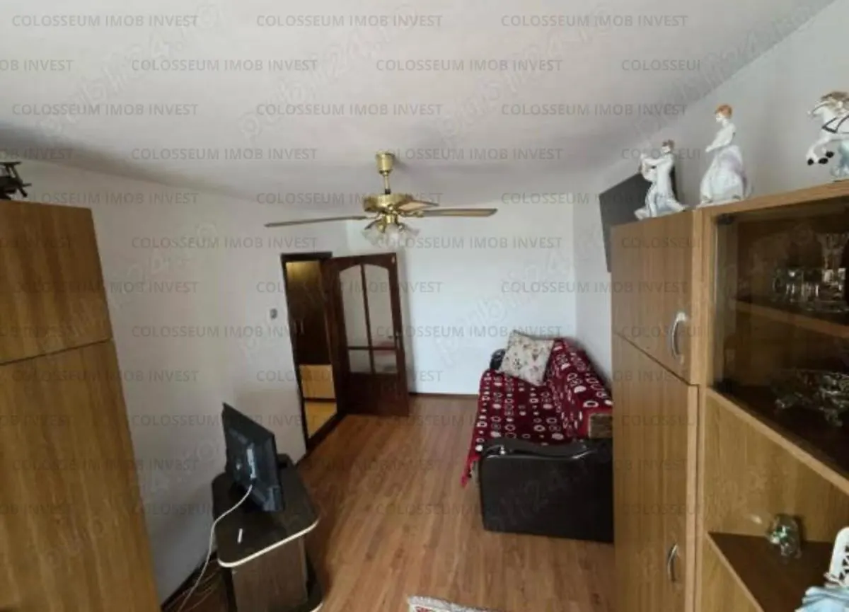 Apartament cu 2 camere, decomandat - zona Craiter - foto 2