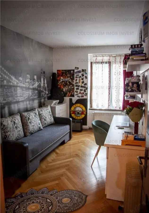 Apartament cu 3 camere, semidecomandat - zona Centru Istoric - foto 1