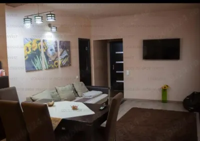 Apartament cu 3 camere, semidecomandat - zona Centru Istoric - foto 2