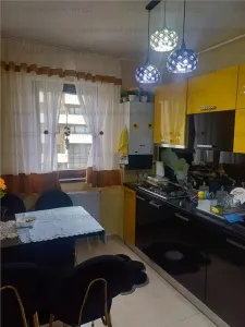 Apartament cu 3 camere, decomandat - zona Noua - foto 4