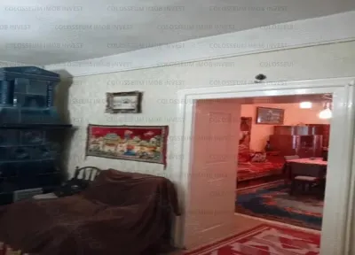 Apartament cu 3 camere, semidecomandat - zona Centru Istoric - Brasov