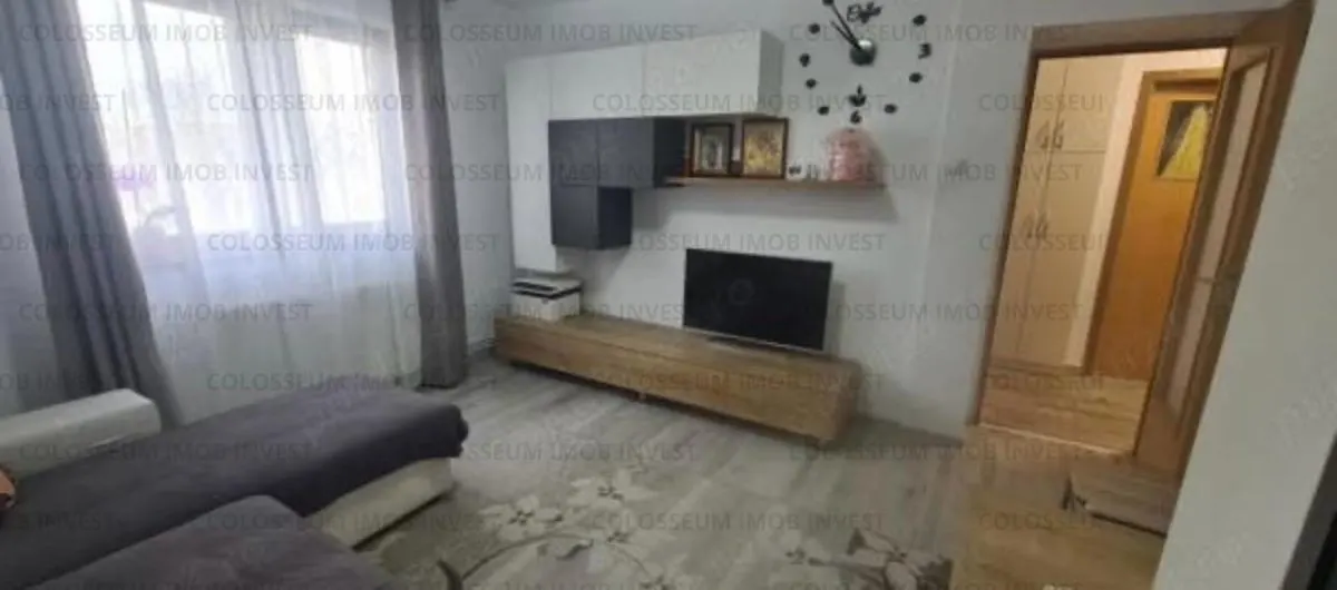 Apartament cu 3 camere, decomandat - zona Tractorul - foto 2