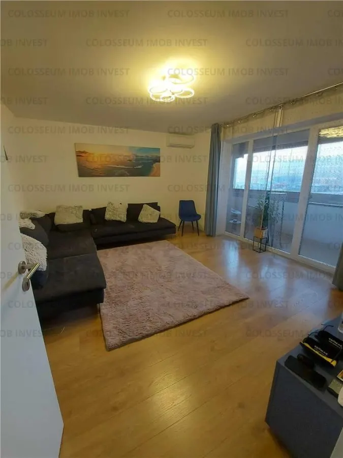 Apartament cu 3 camere, decomandat - zona Tractorul - foto 1