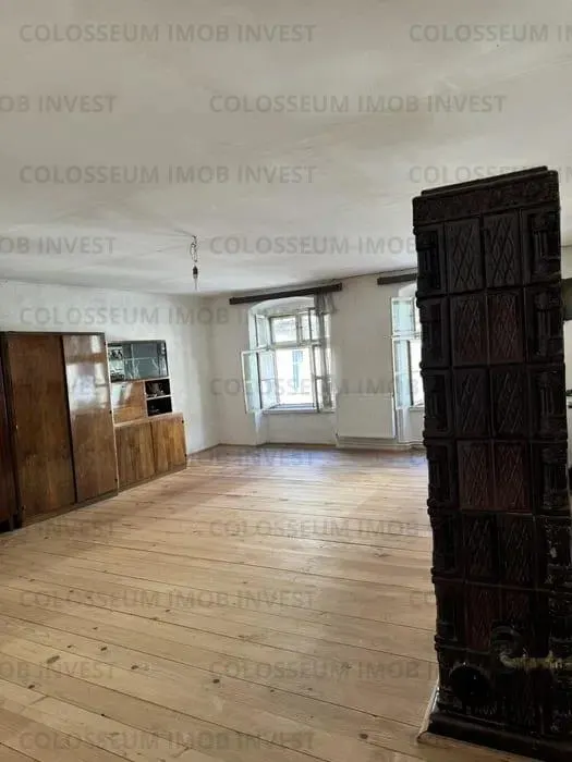 Apartament cu 3 camere, decomandat - zona Centru Istoric - foto 1