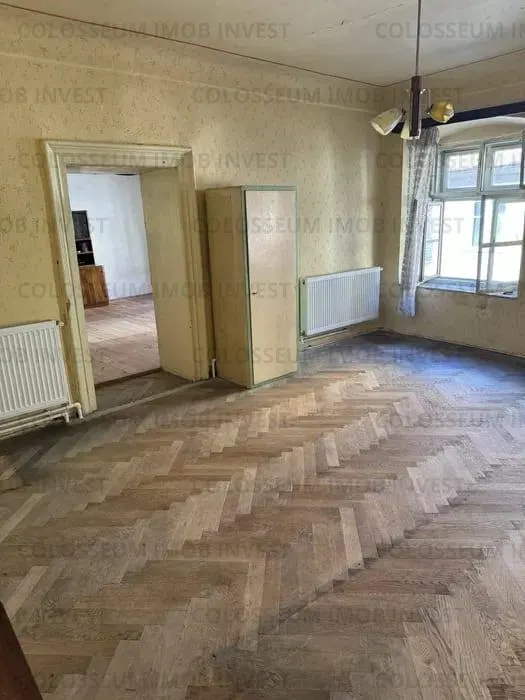 Apartament cu 3 camere, decomandat - zona Centru Istoric - foto 3