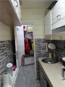 Apartament cu 2 camere, semidecomandat - zona Vlahuta - foto 2