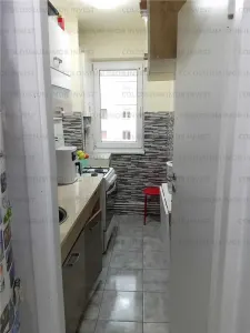 Apartament cu 2 camere, semidecomandat - zona Vlahuta - foto 5