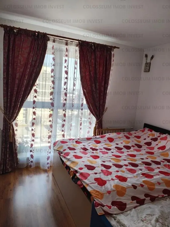Apartament cu 2 camere, decomandat - zona Tractorul - foto 2