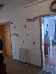 Apartament cu 2 camere, decomandat - zona Tractorul - foto 3