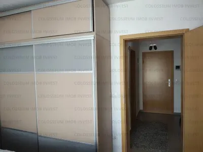 Apartament cu 2 camere, decomandat - zona Tractorul - foto 4