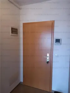 Apartament cu 2 camere, decomandat - zona Tractorul - foto 6