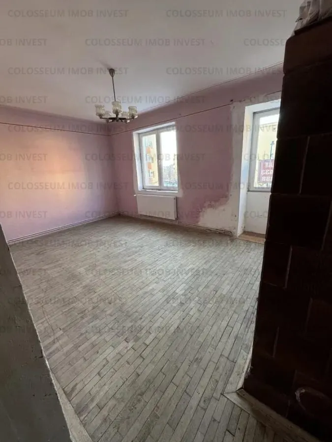 Apartament cu 3 camere, decomandat - zona Triaj - foto 1