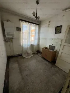 Apartament cu 3 camere, decomandat - zona Triaj - foto 4