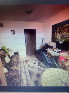 Apartament cu 3 camere, decomandat - zona Prejmer - foto 3