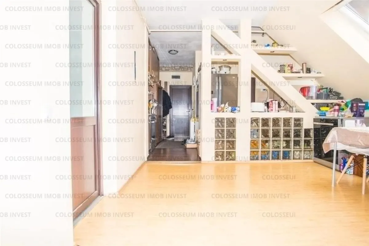 Apartament cu 4 camere, decomandat - zona Centru Civic - foto 2