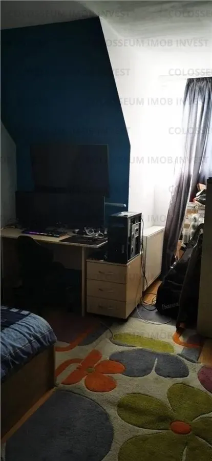 Apartament cu 4 camere, decomandat - zona Centru Civic - foto 3