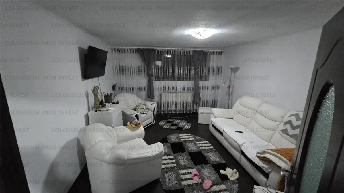 Apartament cu 2 camere, decomandat - zona Centru Civic - foto 1