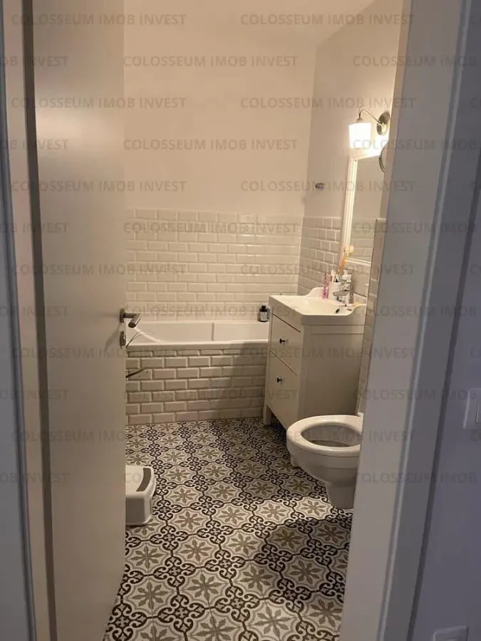 Apartament cu 3 camere,decomandat - zona Avantgarden - foto 7