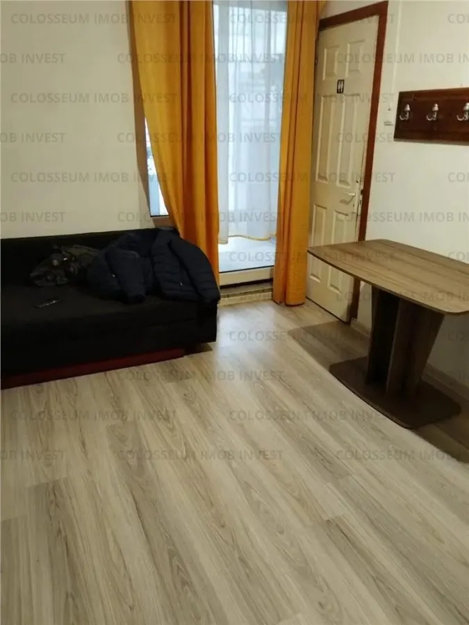 Camerea de camin nedecomandata - zona Bartolomeu - foto 1