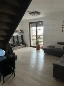 Apartament cu 4 camere, decomandat - zona Tractorul - Brasov