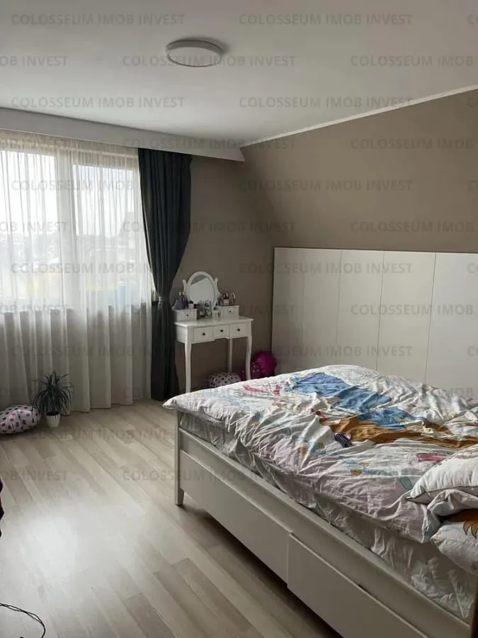 Apartament cu 4 camere, decomandat - zona Tractorul - foto 4