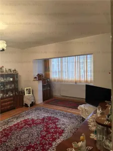 Apartament cu 3 camere, decomandat - zona Racadau - foto 1