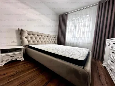 Apartament cu 3 camere, decomandat - zona Tractorul - foto 2