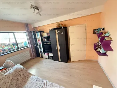 Apartament cu 2 camere, decomandat - zona Sanpetru - foto 4
