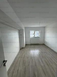 Apartament cu 2 camere, decomandat - zona Avantgarden - foto 3