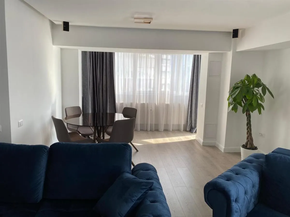 Vanzare apartament 3 camere, deosebit, Titulescu - Victoriei, loc de parcare - foto 5