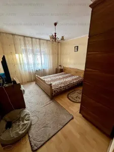 Apartament cu 3 camere,nedecomandat - zona Noua - foto 4