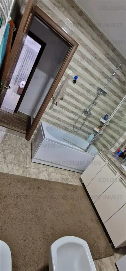 Apartament cu 2 camere,decomandat - zona Tractorul - foto 8