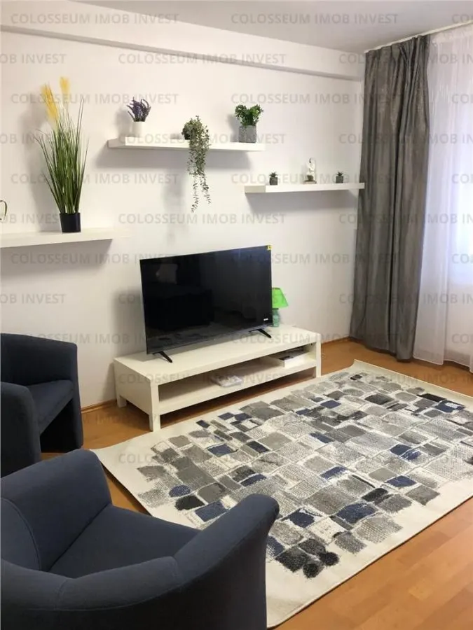 Apartament cu 3 camere, decomandat - zona Centru Civic - foto 1