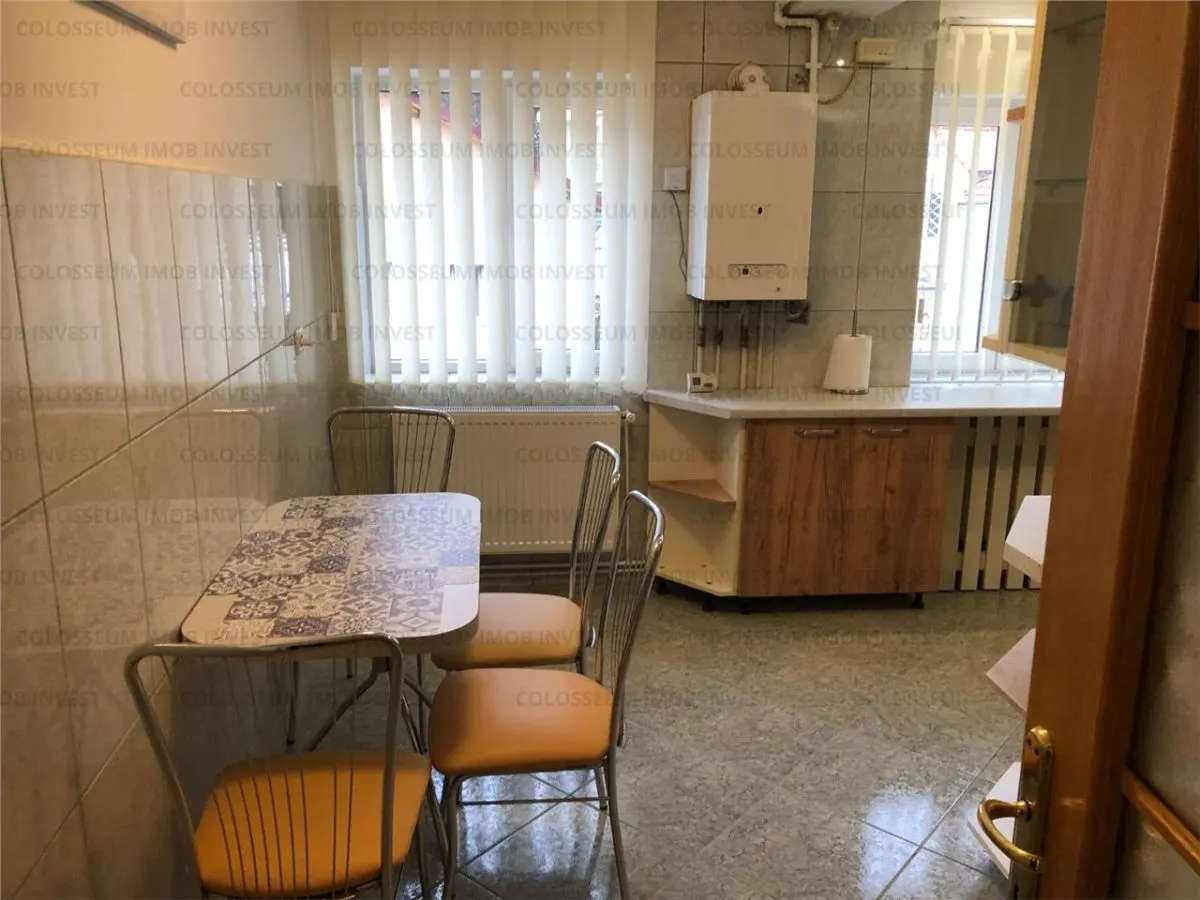 Apartament cu 3 camere, decomandat - zona Centru Civic - foto 12