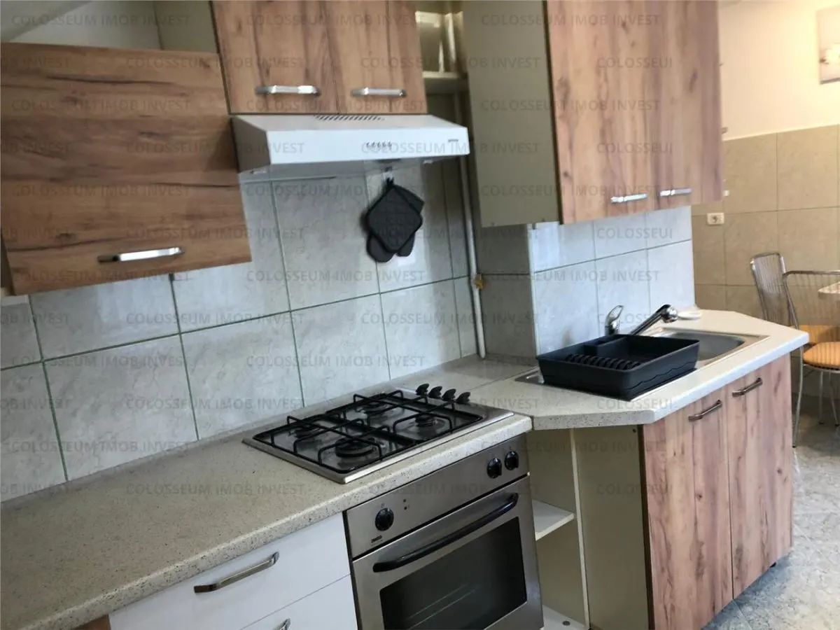 Apartament cu 3 camere, decomandat - zona Centru Civic - foto 13