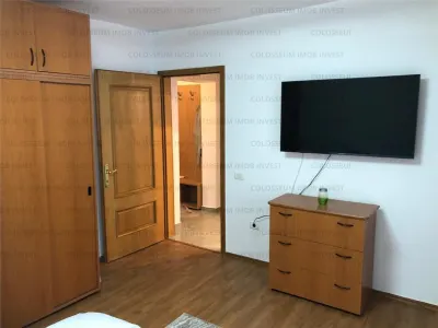 Apartament cu 3 camere, decomandat - zona Centru Civic - foto 9