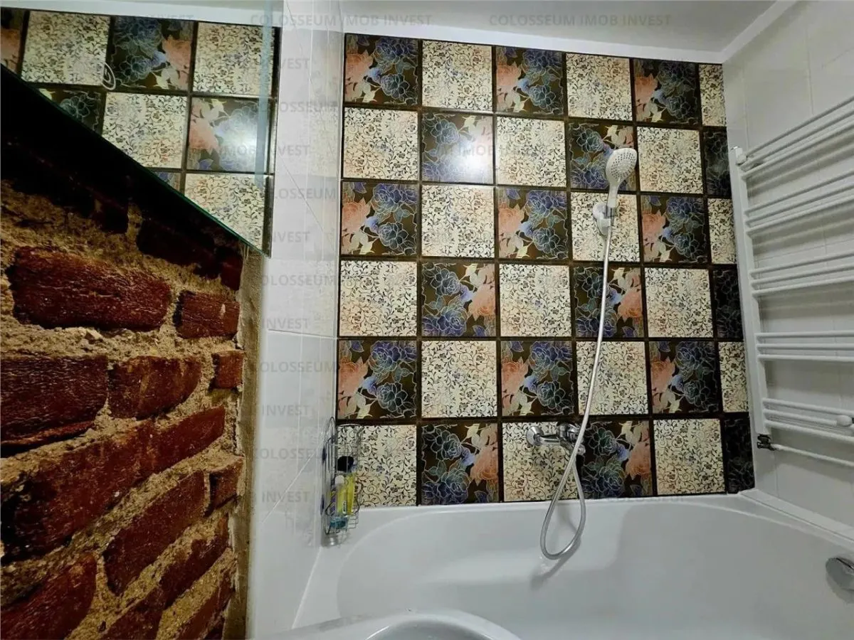Apartament cu 2 camere, semidecomandat  - zona Centru Istoric - foto 7