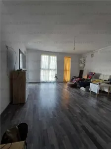 Apartament cu 2 camere, decomandat - zona Sanpetru - foto 2