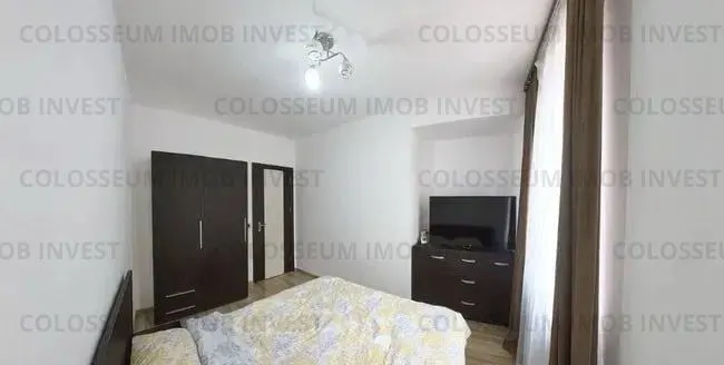 Apartament cu 3 camere, decomandat - zona Tractorul - foto 2