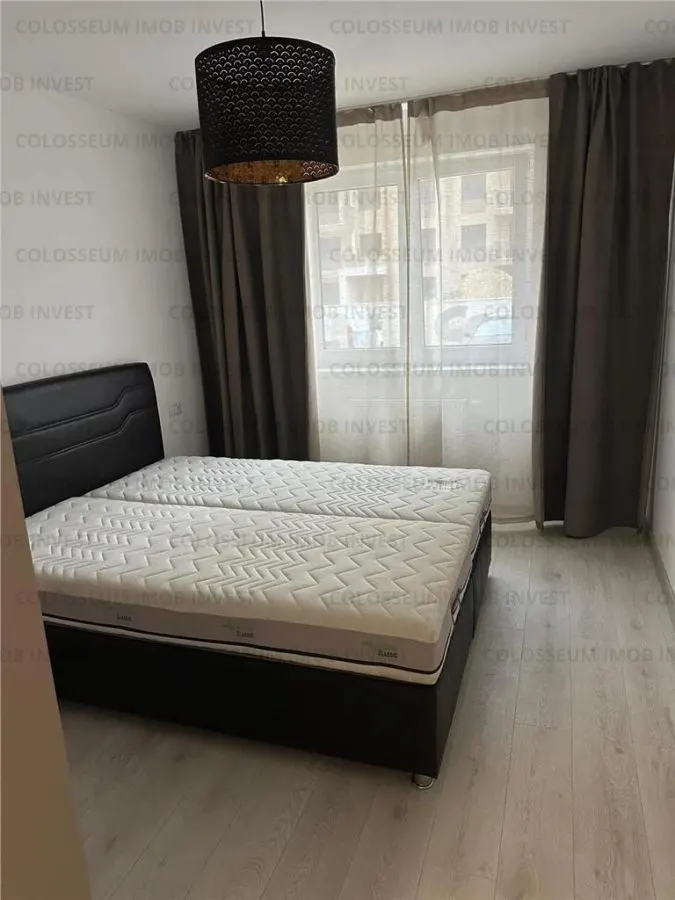 Apartament cu 3 camere, decomandat - zona Tractorul - foto 2