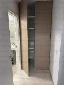 Apartament cu 3 camere, decomandat - zona Tractorul - foto 6