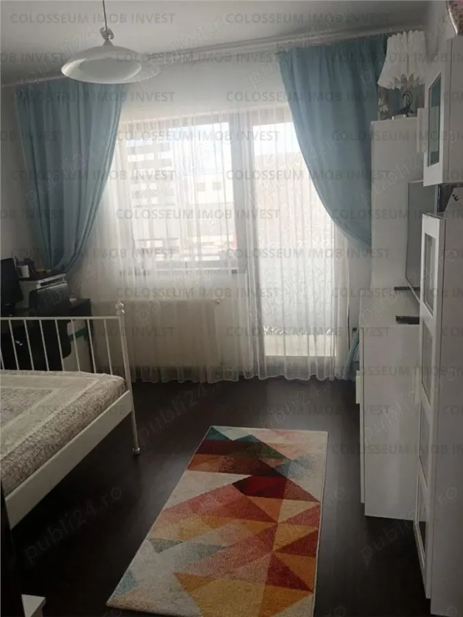 Apartament cu 3 camere , decomandat - zona Ghimbav - foto 3
