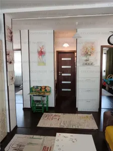 Apartament cu 3 camere , decomandat - zona Ghimbav - foto 4