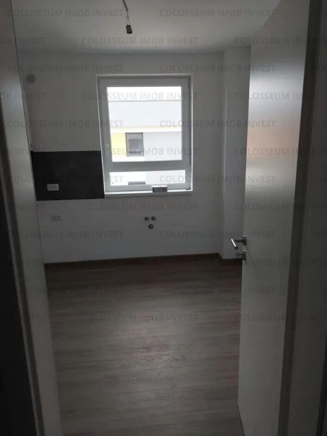 Apartament cu 2 camere, decomandat - zona Tractorul - foto 2