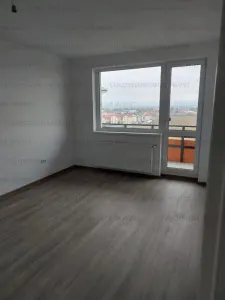 Apartament cu 2 camere, decomandat - zona Tractorul - foto 3